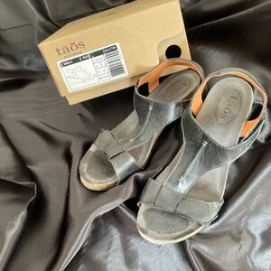 Taos women’s footwear Sheila 8-8;5 black